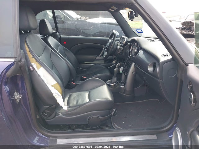 2005 MINI COOPER WMWRF33425TG10686 Photo 4