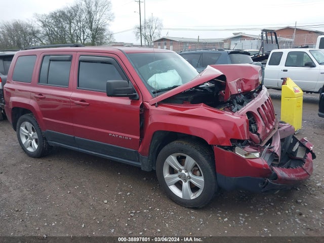 2014 1C4NJPFB3ED793895 main image