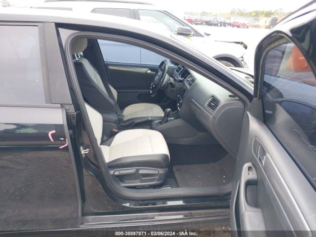 3VWD17AJ2GM365458 Volkswagen Jetta 1.8t Sport
