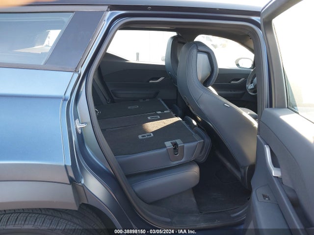 Fisker Ocean One 2023 VCF1ZBU21PG002066 Image 8