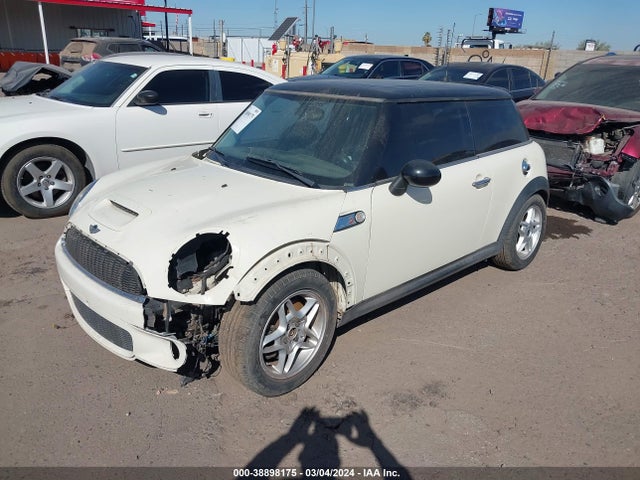 2008 MINI COOPER S WMWMF73568TV33042 Photo 1