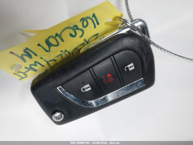 Scion IM 2016 JTNKARJE9GJ511033 Image 11