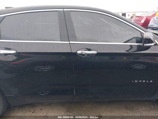 Chevrolet IMPALA 1LT 2018 2G1105S39J9139908 Image 13