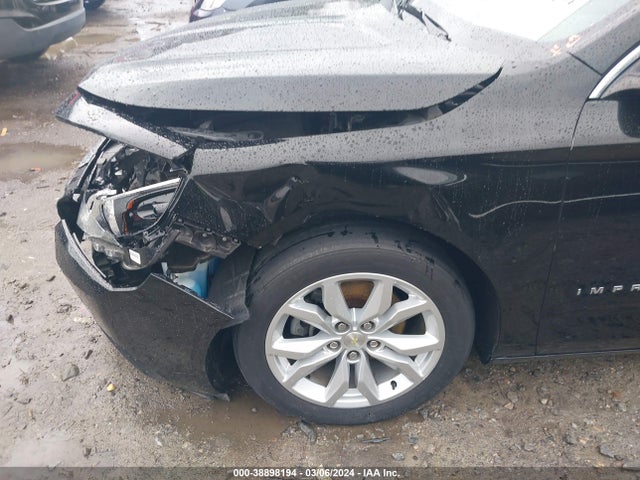 Chevrolet IMPALA 1LT 2018 2G1105S39J9139908 Image 17