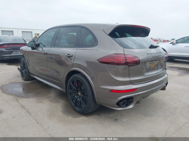 2016 PORSCHE CAYENNE WP1AD2A22GLA71308 Photo 2