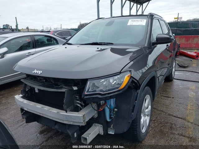 3C4NJDBB9JT434995 Jeep Compass Latitude 4x4