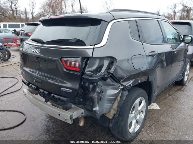3C4NJDBB9JT434995 Jeep Compass Latitude 4x4