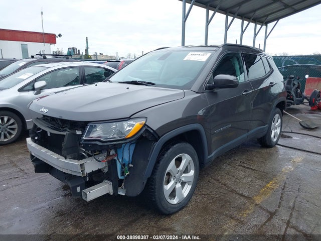 3C4NJDBB9JT434995 Jeep Compass Latitude 4x4