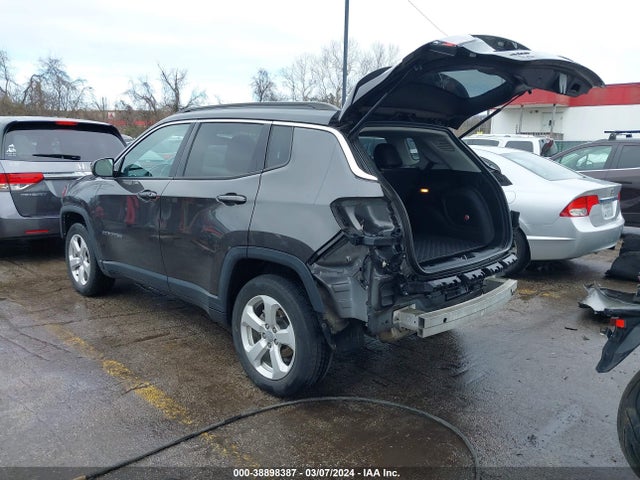 3C4NJDBB9JT434995 Jeep Compass Latitude 4x4