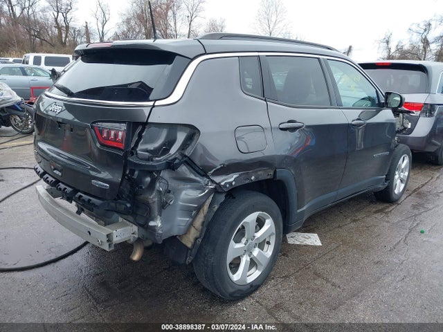 3C4NJDBB9JT434995 Jeep Compass Latitude 4x4