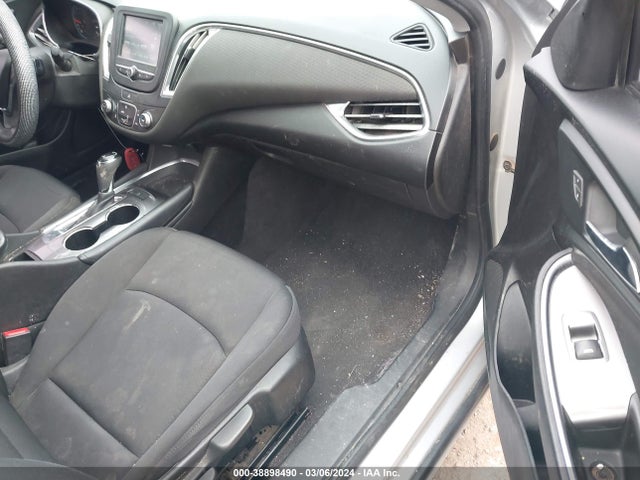 Chevrolet MALIBU LT 2018 1G1ZD5ST0JF197601 Image 5