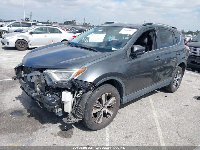 Toyota Rav4 Xle 2017 JTMWFREVXHD096001 Image 2