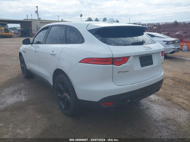 2018 JAGUAR F-PACE SADCJ2GX6JA235592 Photo 2