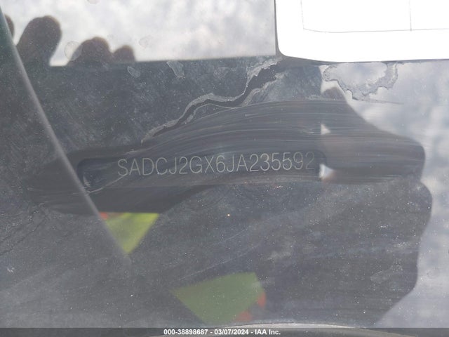 2018 JAGUAR F-PACE SADCJ2GX6JA235592 Photo 8