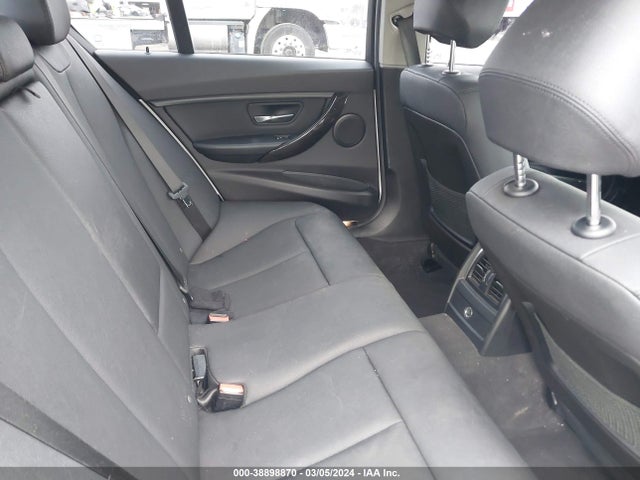 BMW 320i Xdrive 2018 WBA8A3C53JA357531 Image 8