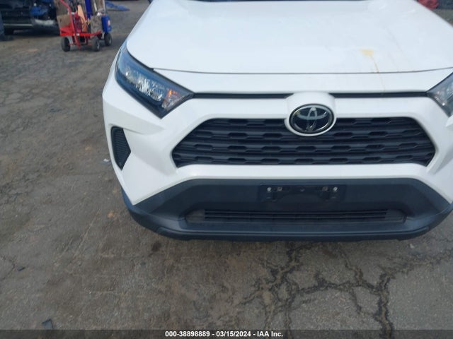 Toyota RAV4 LE 2019 2T3F1RFVXKC056722 Image 13