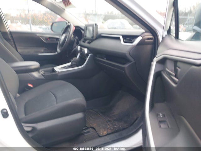 Toyota RAV4 LE 2019 2T3F1RFVXKC056722 Image 5