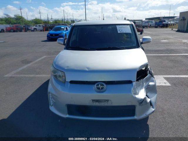 JTLZE4FE1FJ075672 Scion Xb 686 Parklan Edition