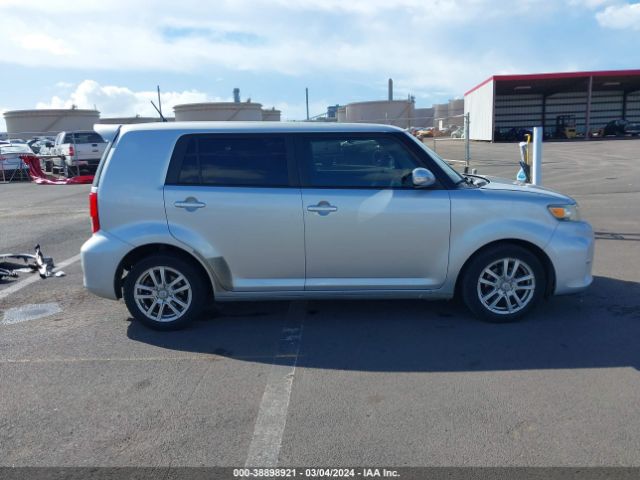 JTLZE4FE1FJ075672 Scion Xb 686 Parklan Edition