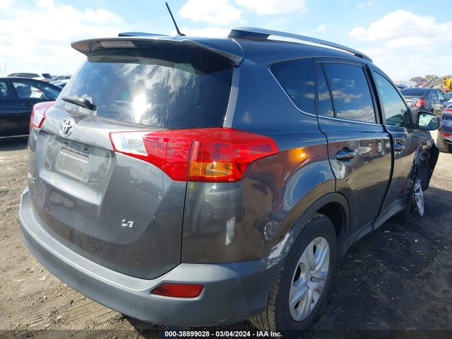 Toyota RAV4 LE 2014 JTMZFREV1EJ021990 Image 4