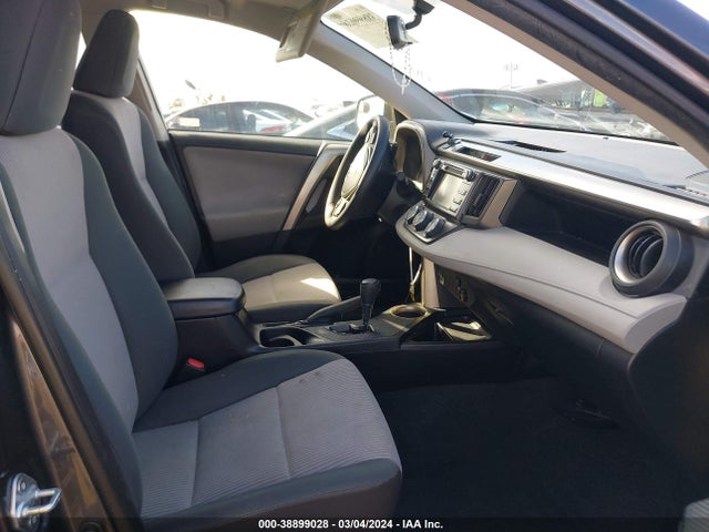 Toyota RAV4 LE 2014 JTMZFREV1EJ021990 Image 5