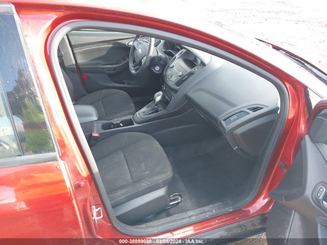 Ford FOCUS SE 2018 1FADP3F23JL265265 Image 5