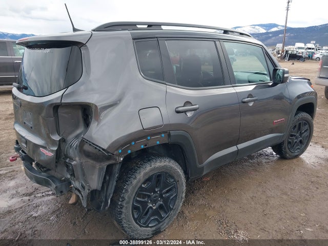 ZACCJBCB8JPH93630 Jeep Renegade Trailhawk 4x4