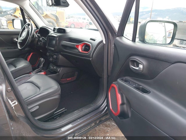 ZACCJBCB8JPH93630 Jeep Renegade Trailhawk 4x4