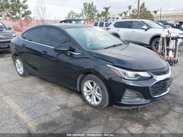 Chevrolet CRUZE LT 2019 1G1BE5SM8K7144468 Image 1