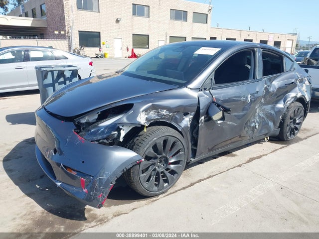 Tesla Model Y Performance Dual Motor All-wheel Drive 2022 7SAYGDEF3NF438302 Image 2