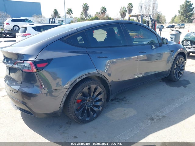 Tesla Model Y Performance Dual Motor All-wheel Drive 2022 7SAYGDEF3NF438302 Image 4