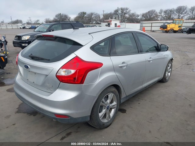 Ford FOCUS SE 2014 1FADP3K27EL254099 Image 4