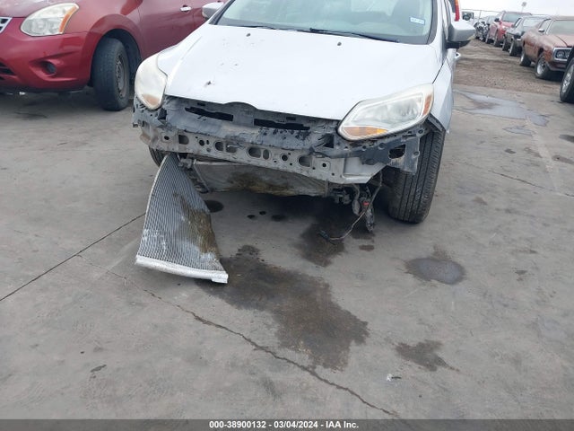 Ford FOCUS SE 2014 1FADP3K27EL254099 Image 6