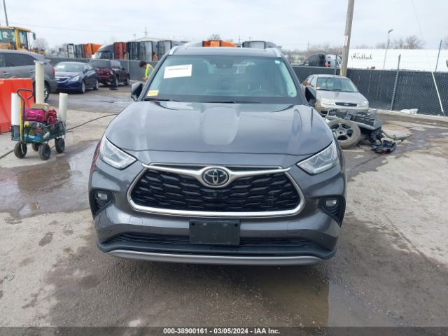 5TDFZRBH9NS256939 Toyota Highlander Platinum