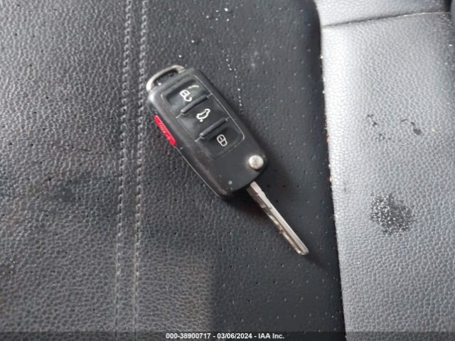 1VWBV7A30FC098270 Volkswagen Passat 2.0l Tdi Se