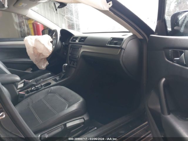 1VWBV7A30FC098270 Volkswagen Passat 2.0l Tdi Se