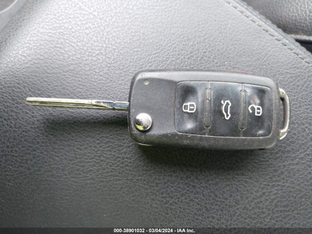 Aukcja sprzedaży 2015 Volkswagen Passat 1.8t Wolfsburg Edition, vin: 1VWAT7A36FC016575, numer aukcji: 38901032