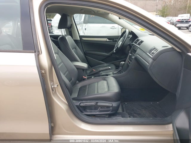 Aukcja sprzedaży 2015 Volkswagen Passat 1.8t Wolfsburg Edition, vin: 1VWAT7A36FC016575, numer aukcji: 38901032