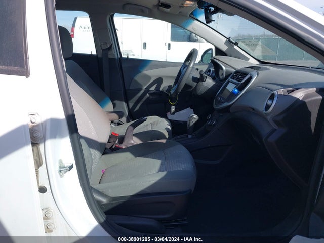 Chevrolet Sonic Lt Auto 2019 1G1JG6SB8K4122255 Image 5