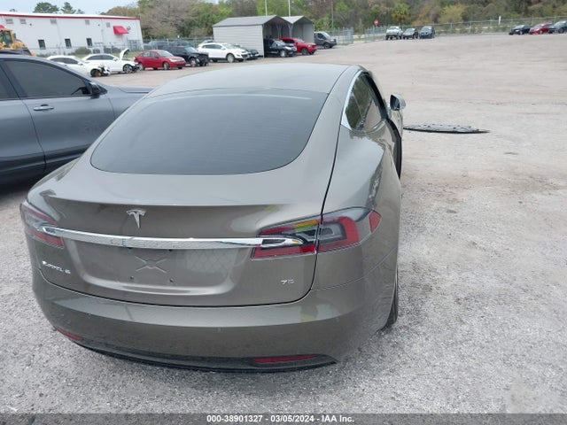 Tesla Model S 60/70/75/85 2016 5YJSA1E14GF162321 Image 15