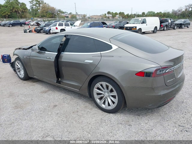 Tesla Model S 60/70/75/85 2016 5YJSA1E14GF162321 Image 3