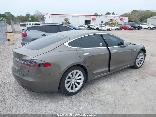 Tesla Model S 60/70/75/85 2016 5YJSA1E14GF162321 Image 4