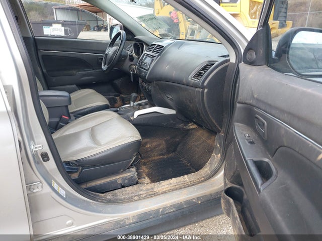 4A4AR3AU8EE015233 Mitsubishi Outlander Sport Es