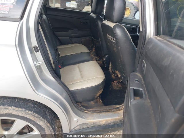 4A4AR3AU8EE015233 Mitsubishi Outlander Sport Es