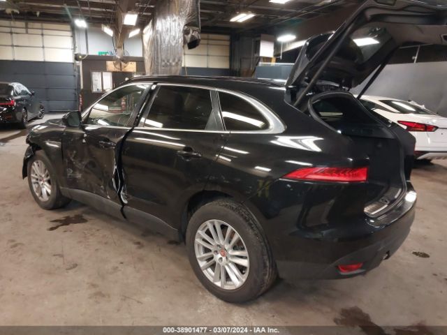 SADCJ2FXXKA355561 Jaguar F-pace 25t Premium