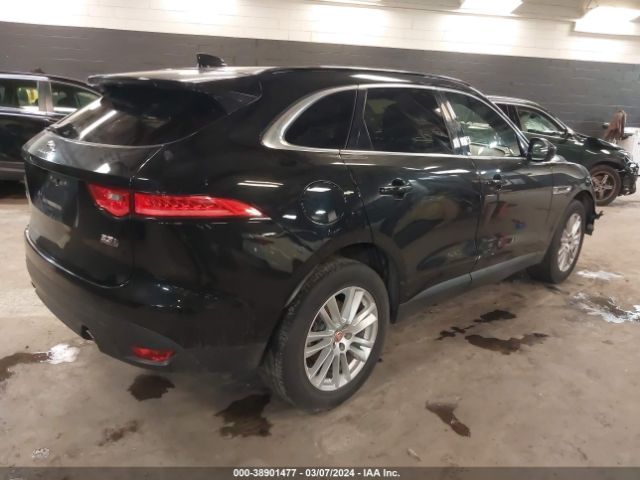 SADCJ2FXXKA355561 Jaguar F-pace 25t Premium