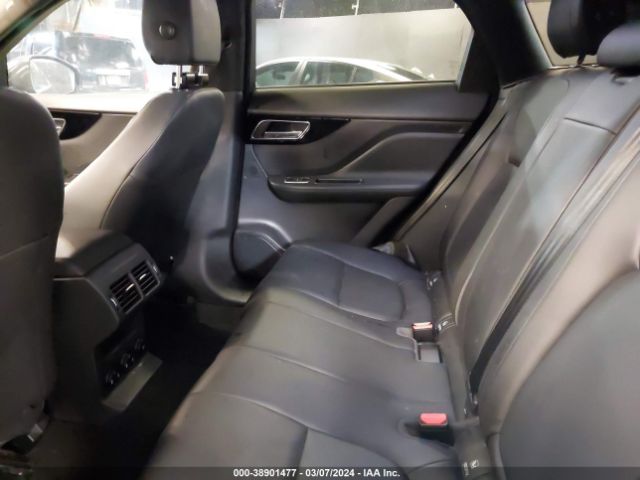 SADCJ2FXXKA355561 Jaguar F-pace 25t Premium