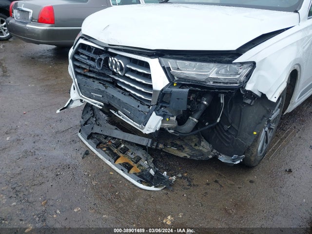WA1LHAF72KD038285 Audi Q7 45 Premium