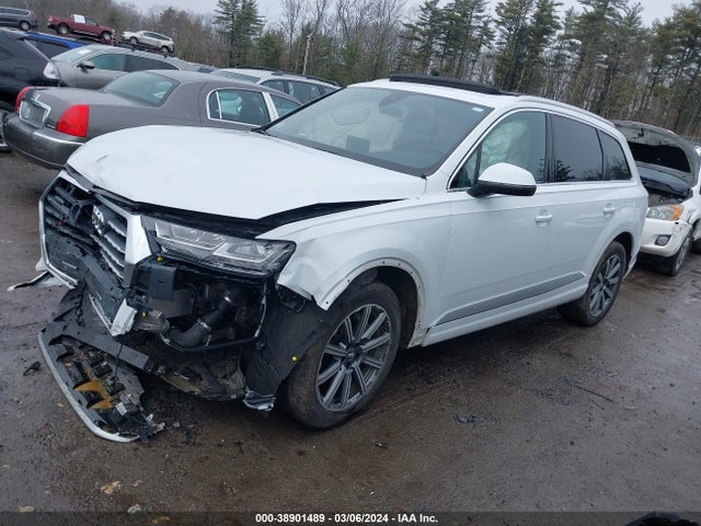 WA1LHAF72KD038285 Audi Q7 45 Premium