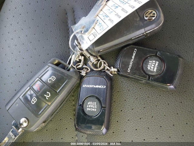 3VW217AU0FM018811 Volkswagen Golf Tsi S 4-door
